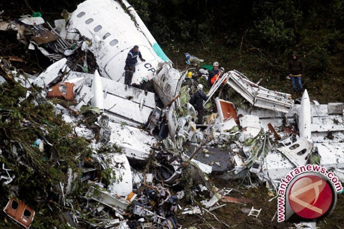 Pilot pesawat terbang tim sepakbola Brasil laporkan kehabisan avtur