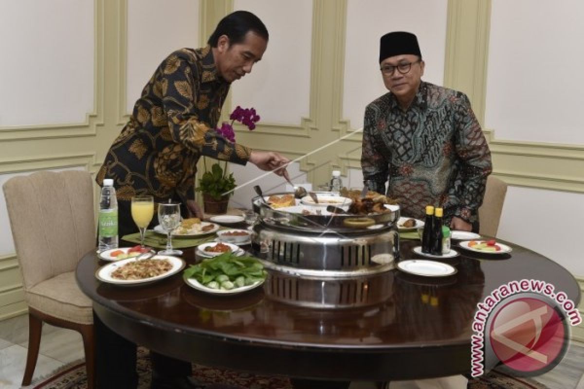 Presiden Makan Siang Bersama Zulkifli Hasan