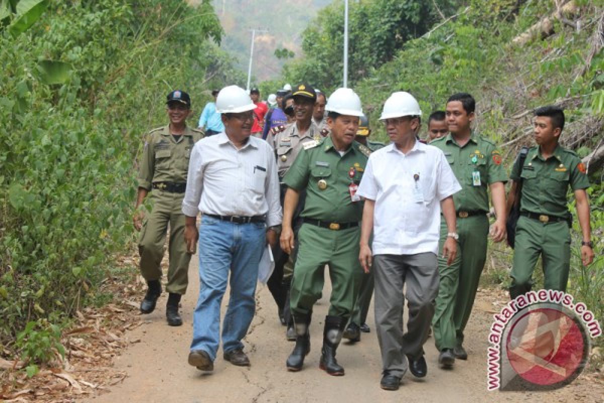 Aspal Jalan Hingga Pelosok