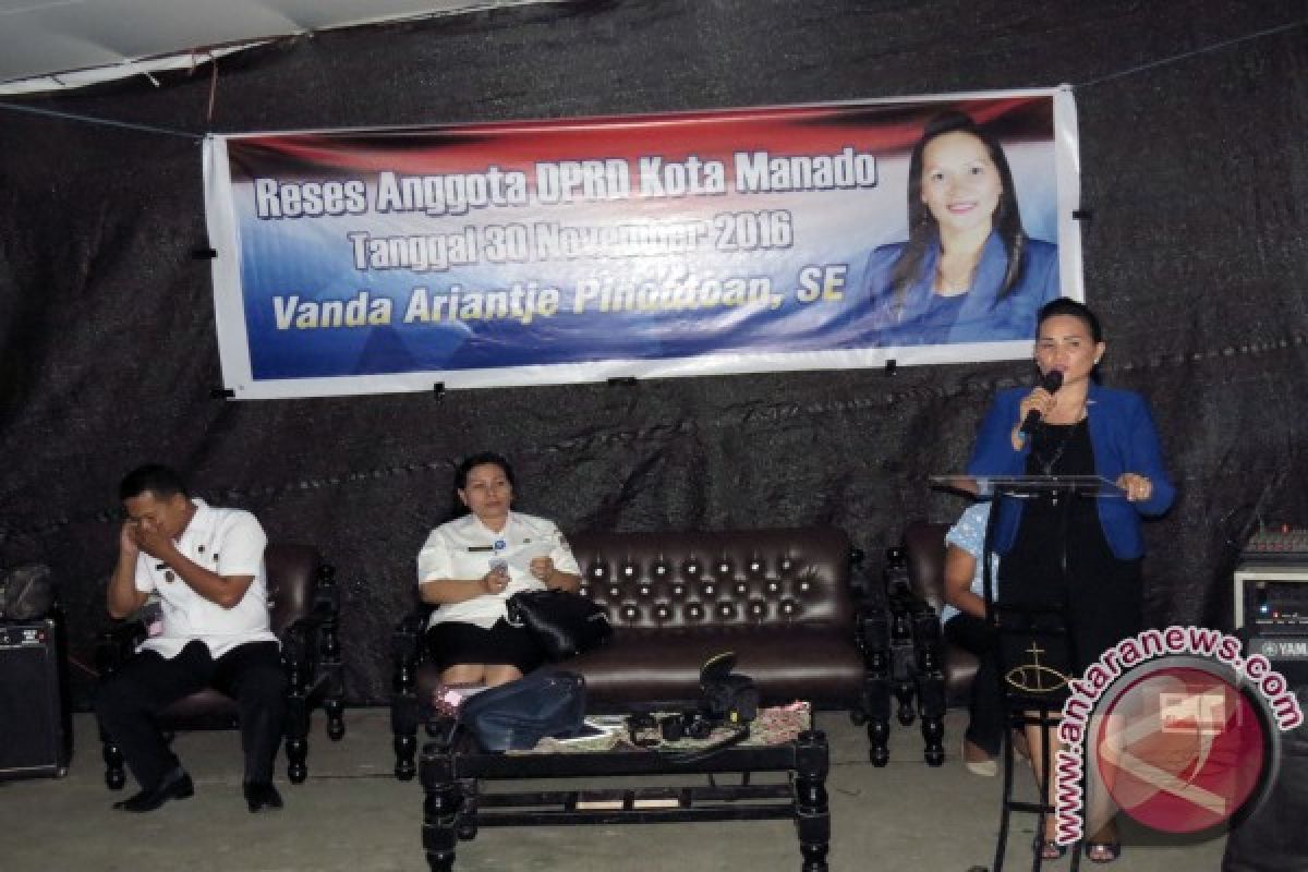 Anggota DPRD Vanda Pinontoan Reses di Maasing 