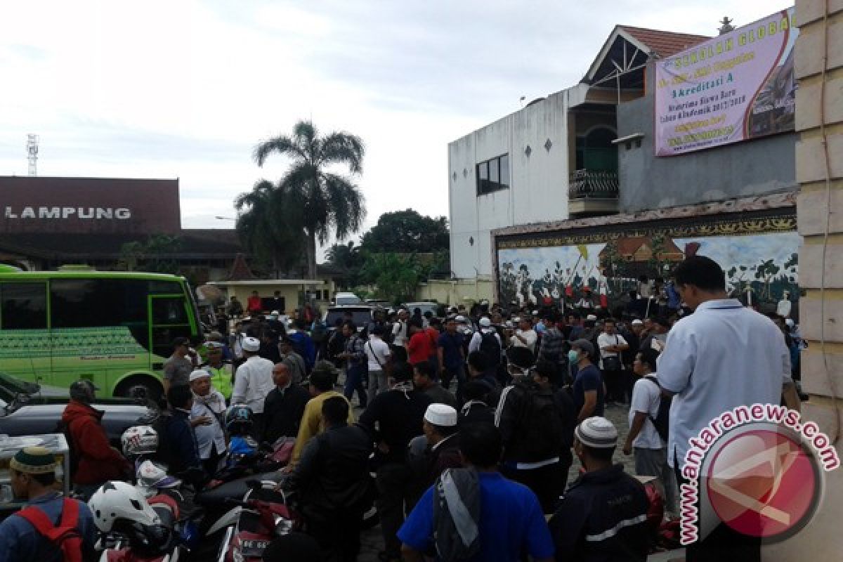 Warga Lampung Ikuti Doa Bersama di Monas