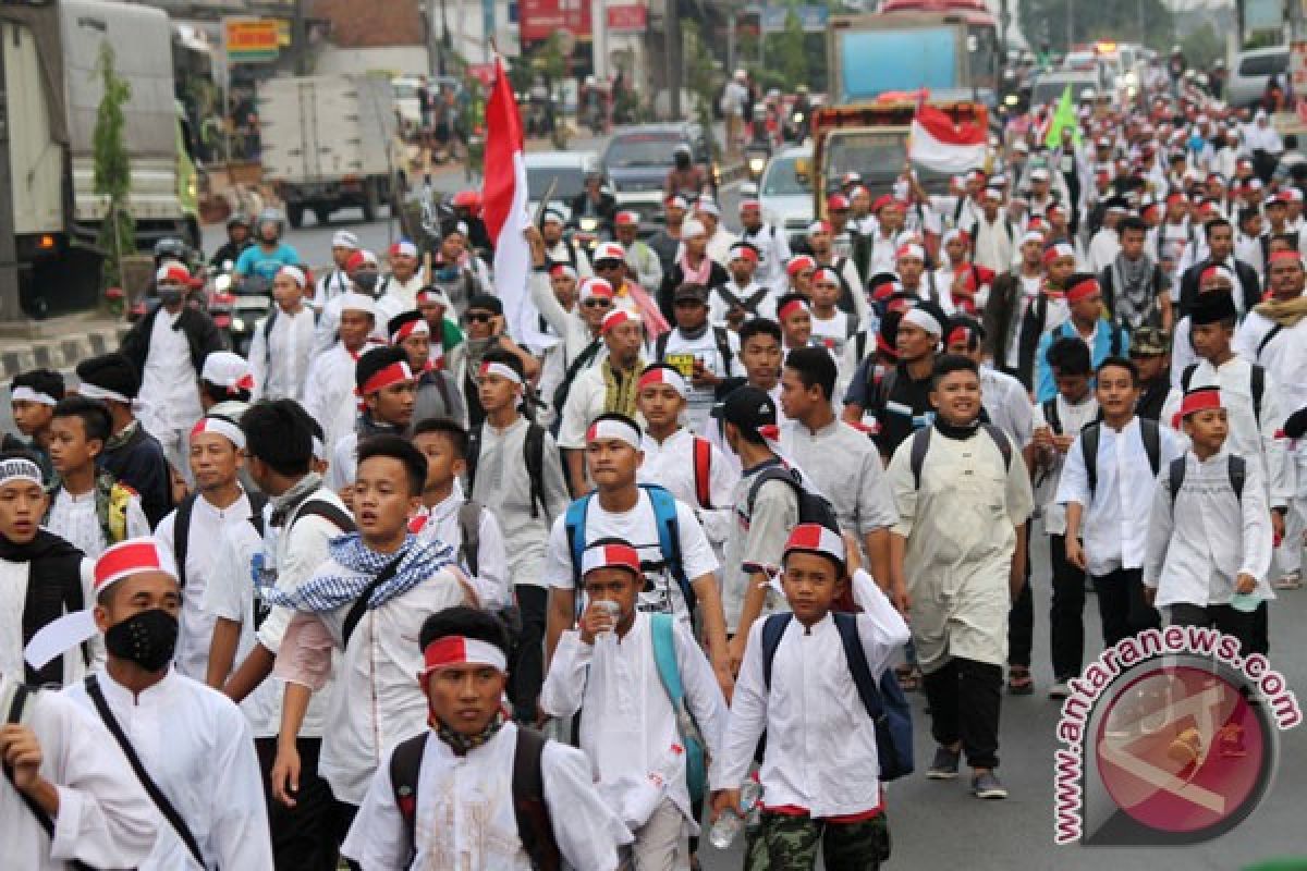 Akses ke Jalan Merdeka utara ditutup pagar berduri