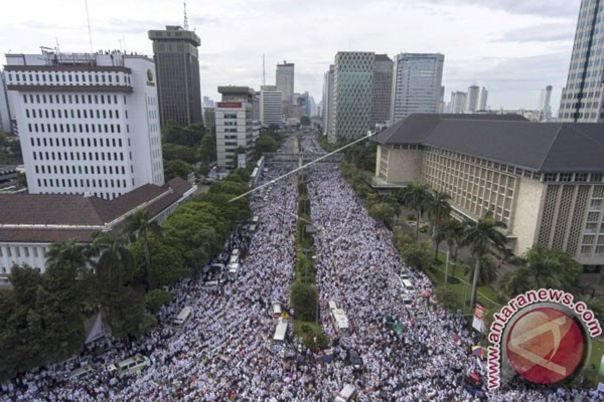 Gedung perkantoran sekitar Monas jadi tempat shalat Jumat