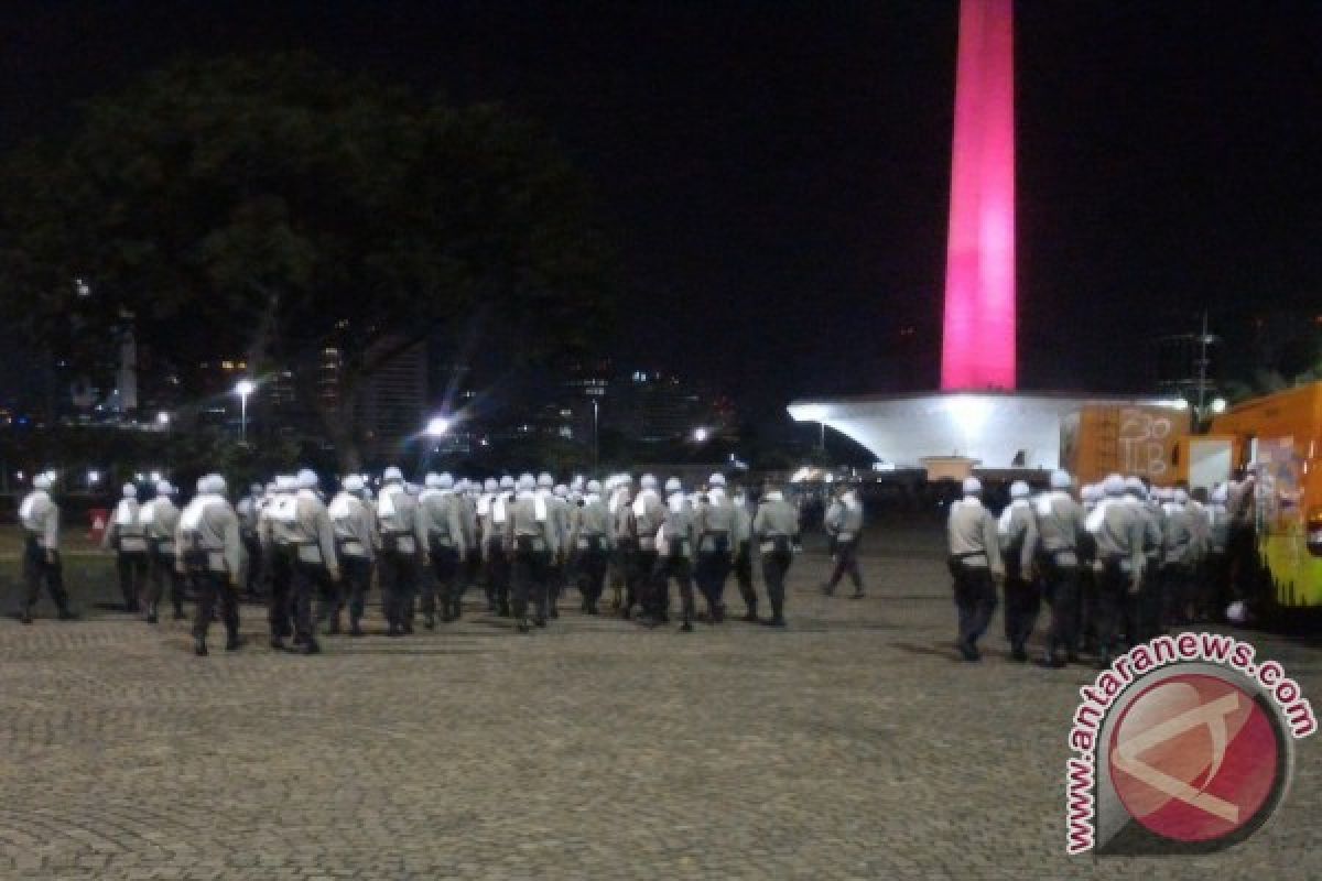 Personel pengamanan 2 Desember mulai masuki Monas