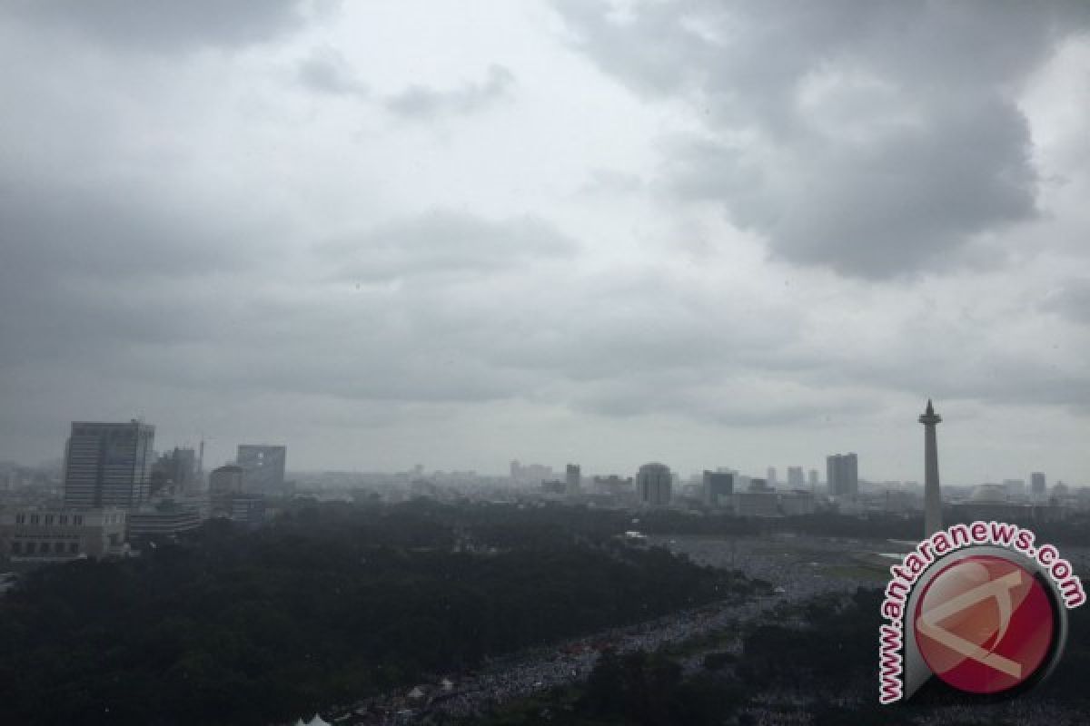 Sebagian Jakarta hujan deras siang ini