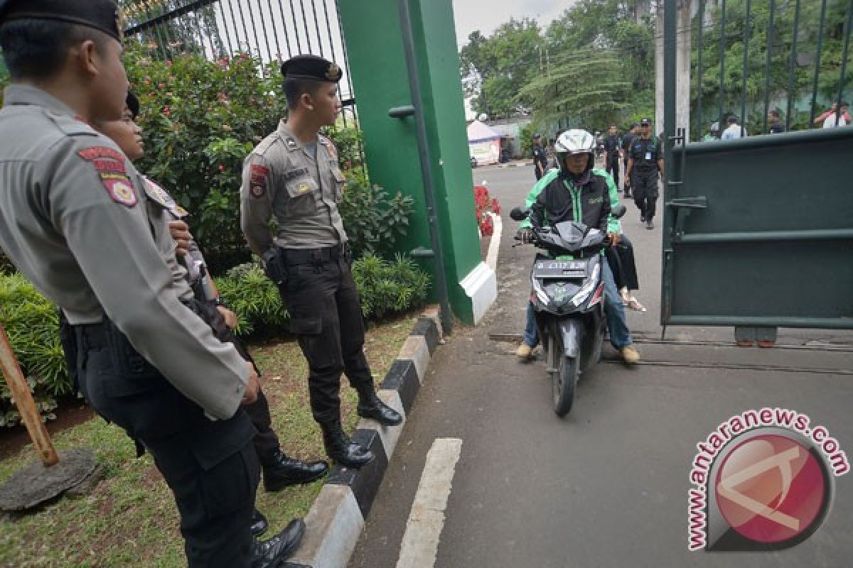 Polisi alihkan lalu lintas selama demo 212