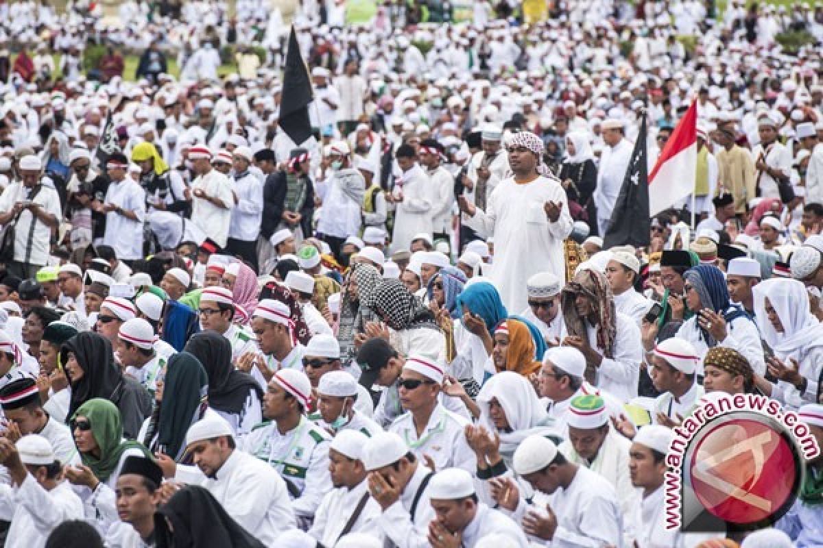 Massa Doa Bersama Tinggalkan Kawasan Monas