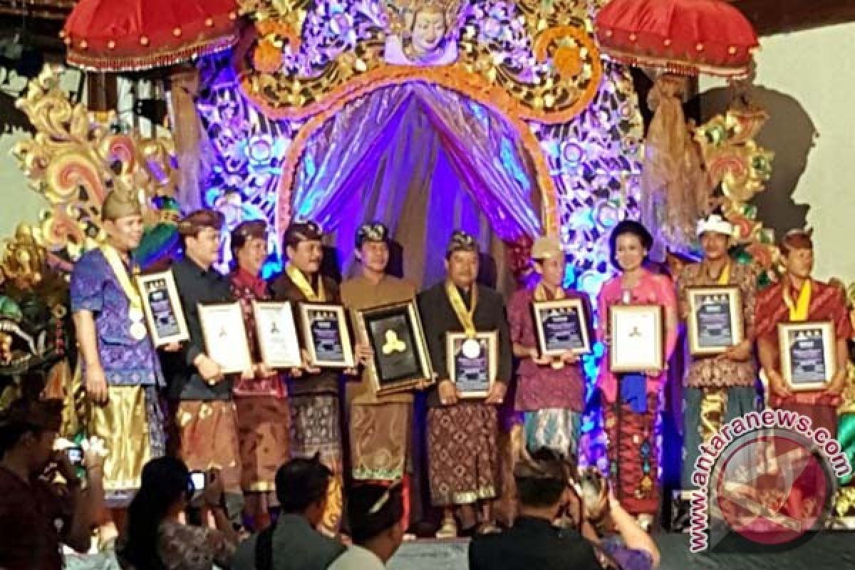 Yayasan Tri Hita Karana Beri Penghargaan