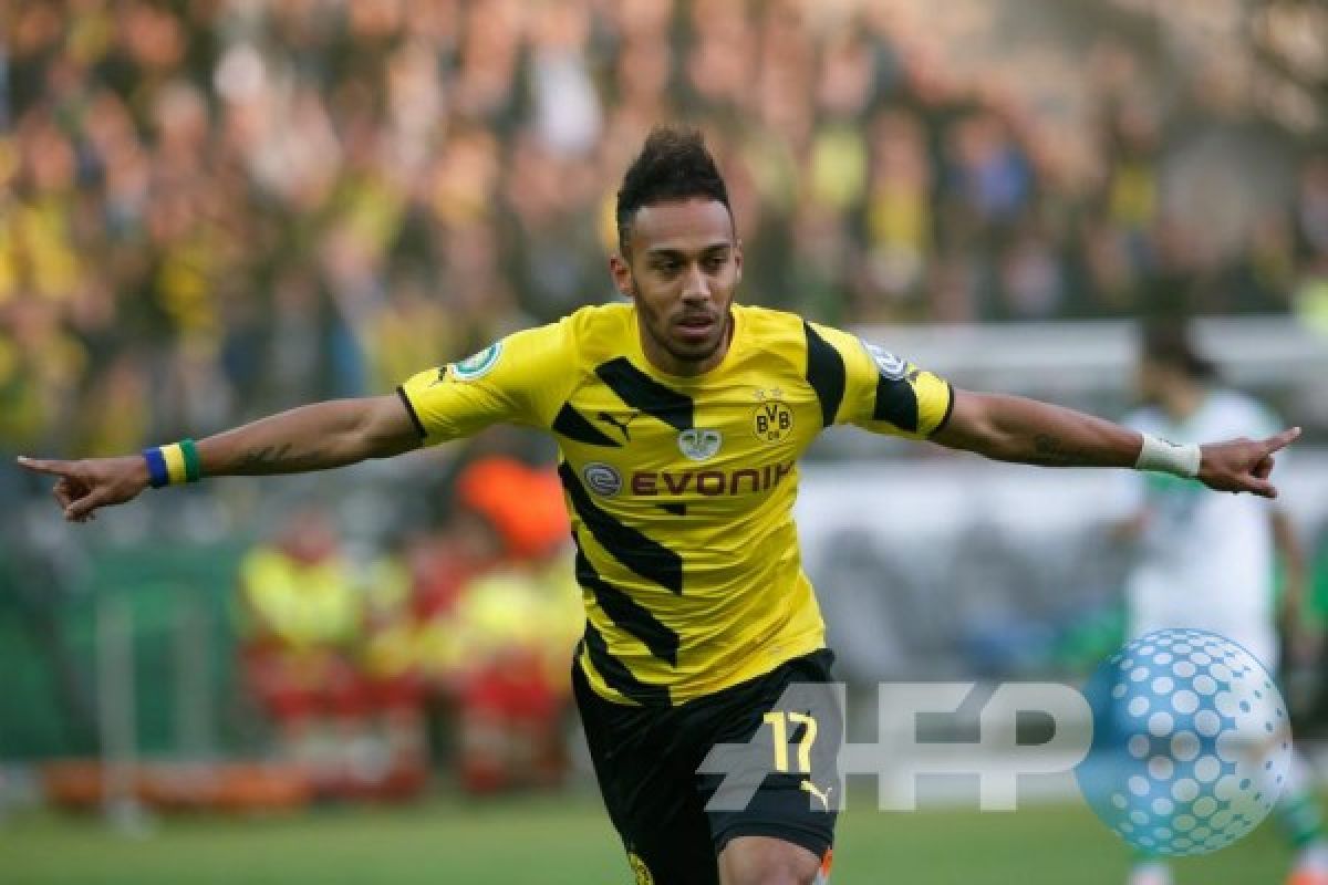 Aubameyang pencetak gol terbanyak Bundesliga 2017