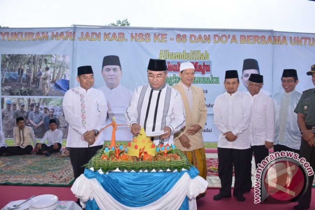 Bupati Sajikan 17.400 Porsi Makan Bersama Rakyat