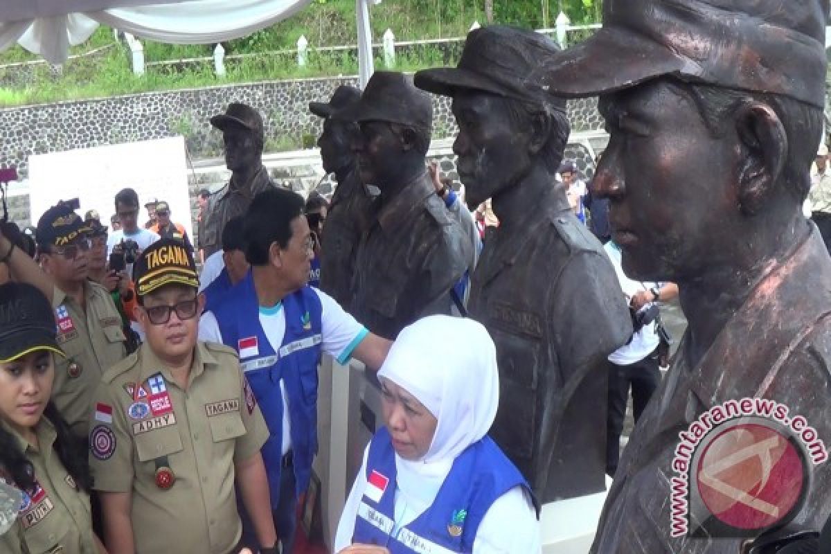 Mensos resmikan lima patung Pahlawan Relawan Merapi 