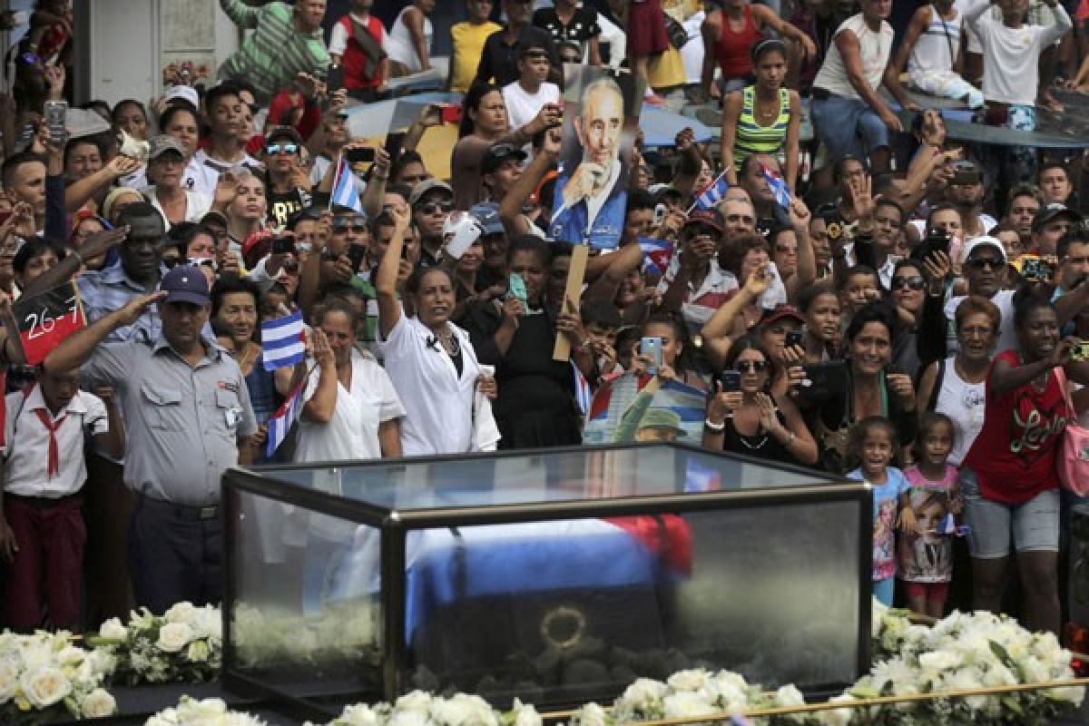 Fidel Castro dimakamkan di samping pahlawan kemerdekaan Kuba