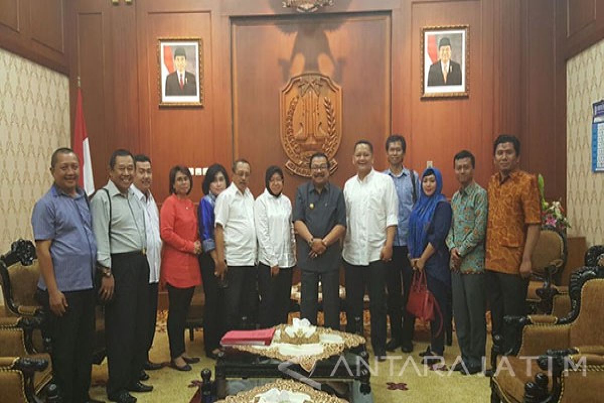 Gubernur Jatim Bertemu Risma Bahas Pendidikan Surabaya