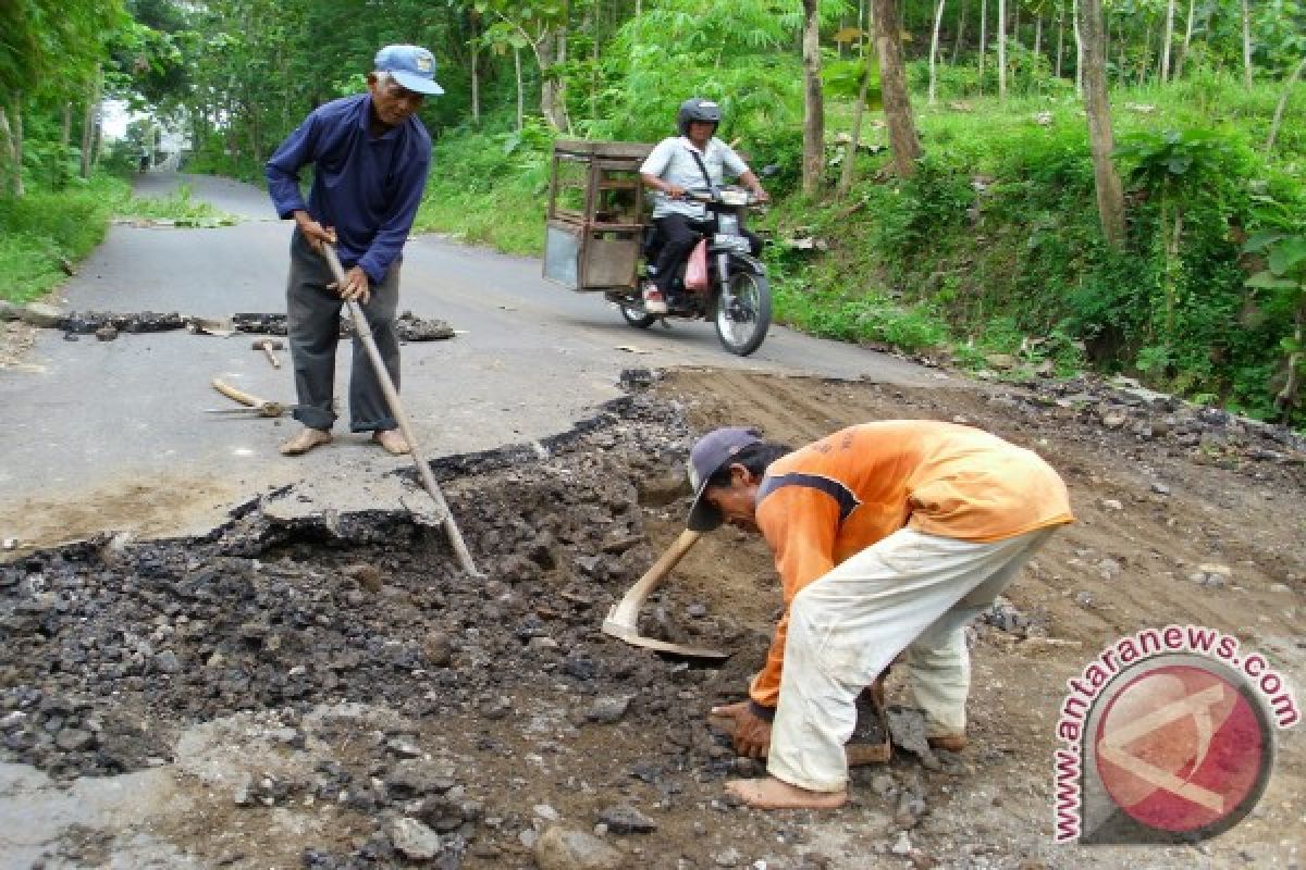 Warga eks Timor Timur Protes Pembangunan Jalan 