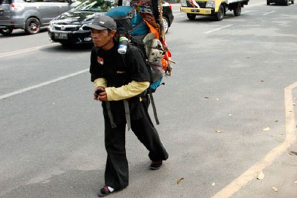 ANTARA Doeloe: Keliling Indonesia djalan kaki 3,5 tahun