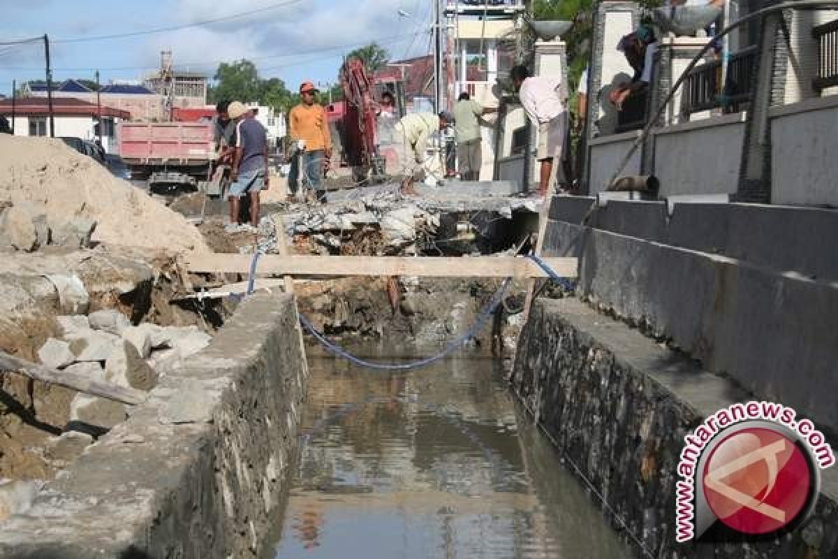 Pemkot Evaluasi Pembangunan Drainase Perkotaan 