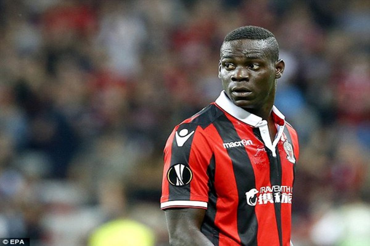 Berkat dua gol Balotelli, Nice menang