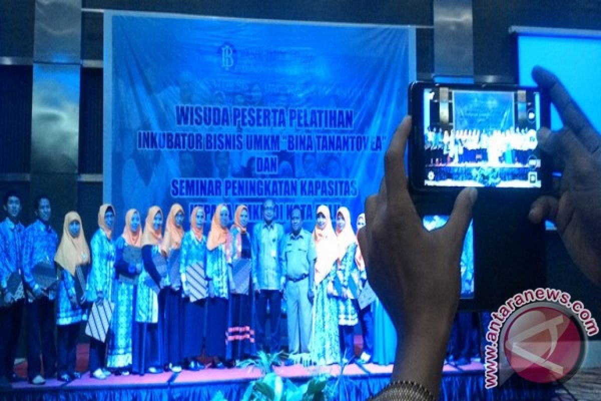 Bank Indonesia Sulteng Wisuda 22 peserta inkubator bisnis