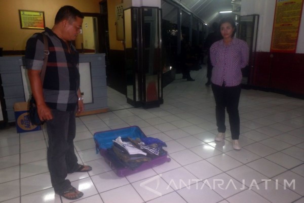Polisi Amankan Koper Diduga Bom di Surabaya