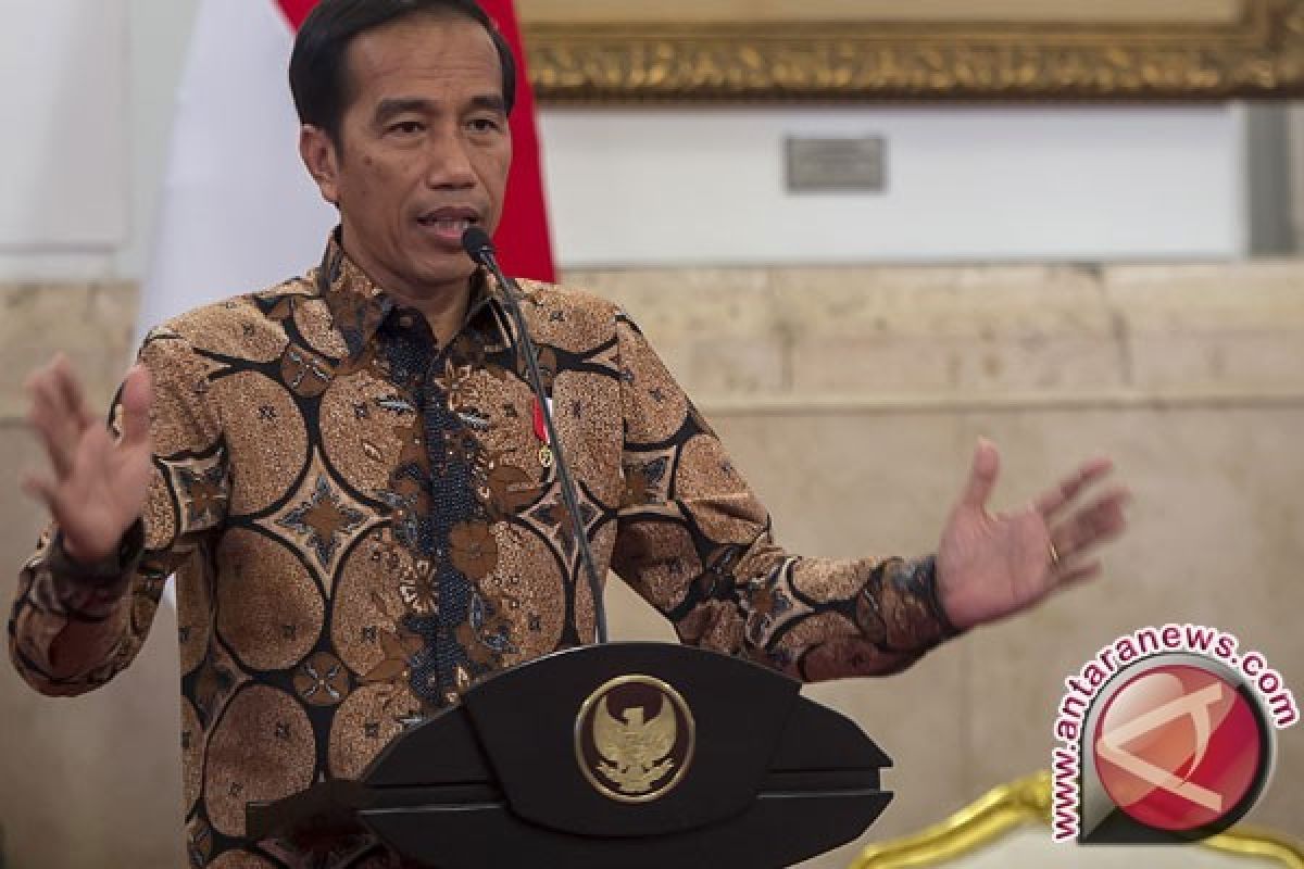 Jokowi bicara target tabungan, sekolah kejuruan, sampai kritik SPJ