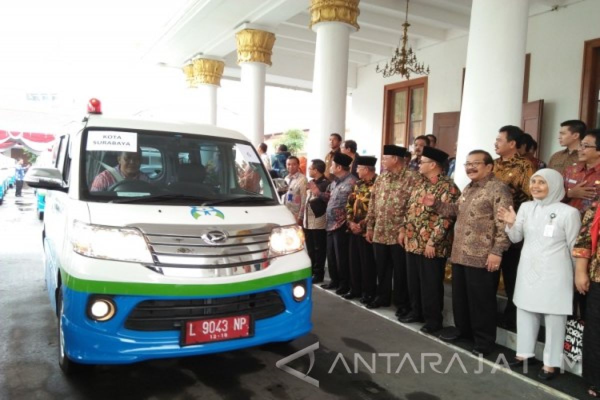 Gubernur Jatim Serahkan Mobil Perlindungan Perempuan-Anak (Video)