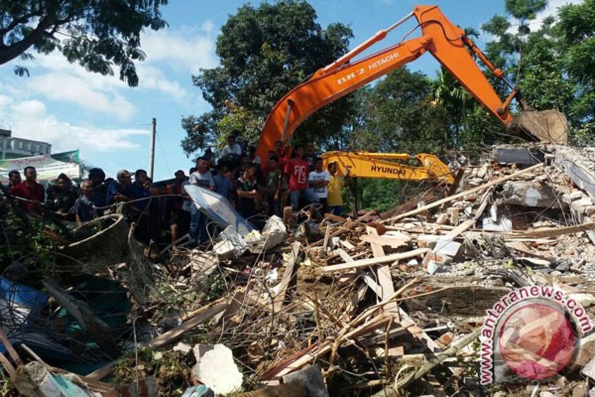 Satu meninggal puluhan warga luka akibat gempa