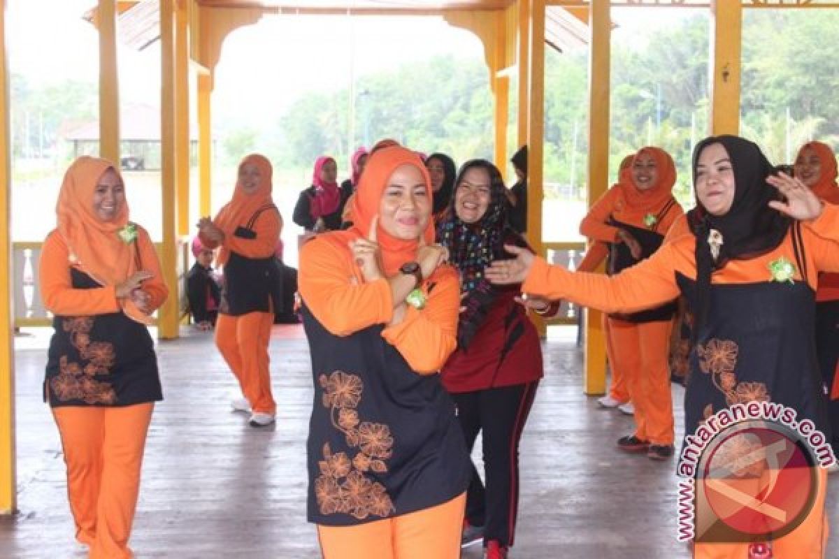 Peringatan HUT Dharma Wanita Persatuan