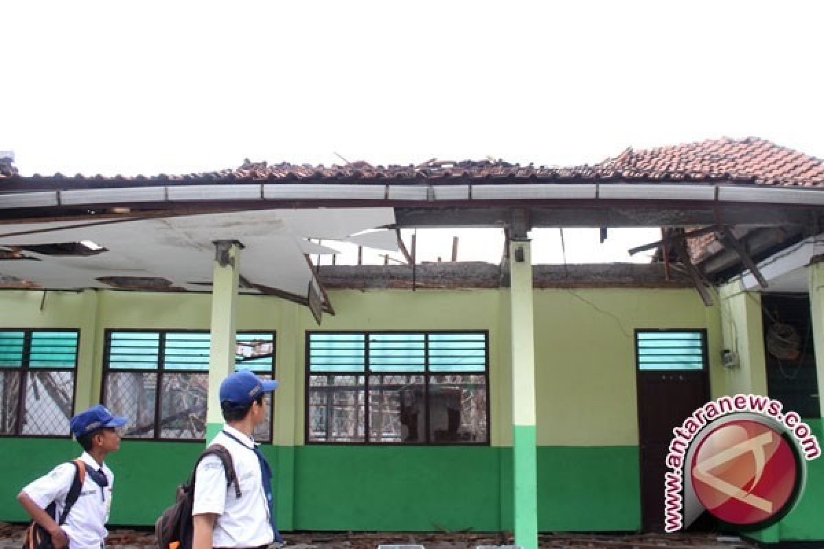 13 sekolah rusak akibat gempa Lebak