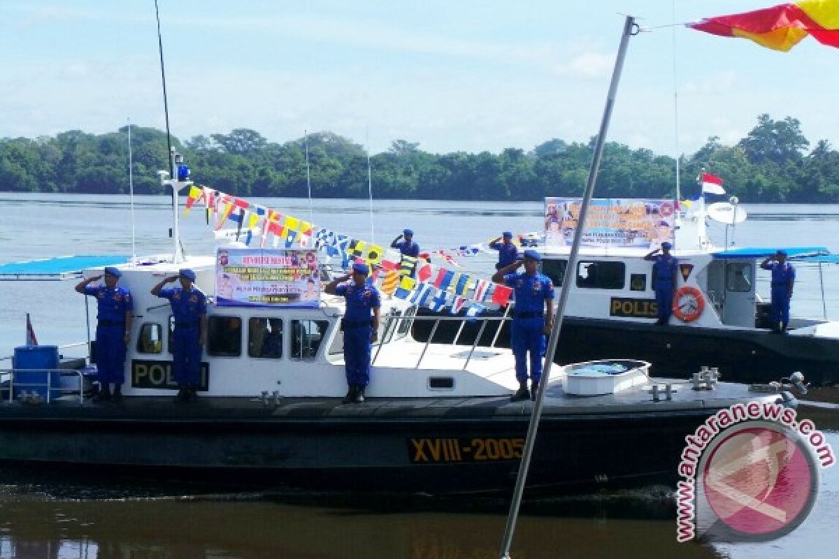 Wah!! Polair Gelorakan Minat Baca Masyarakat Pesisir Kalteng 