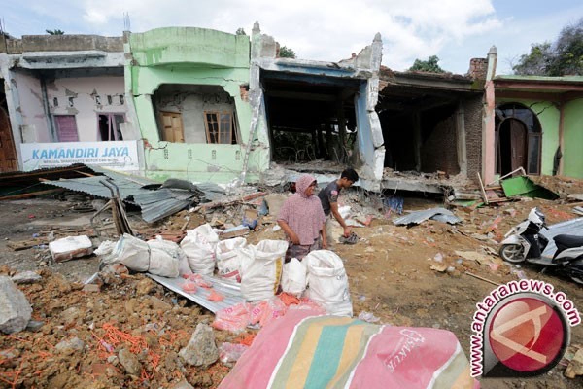 Semen Tonosa bantu pemberdayaan ekonomi korban gempa