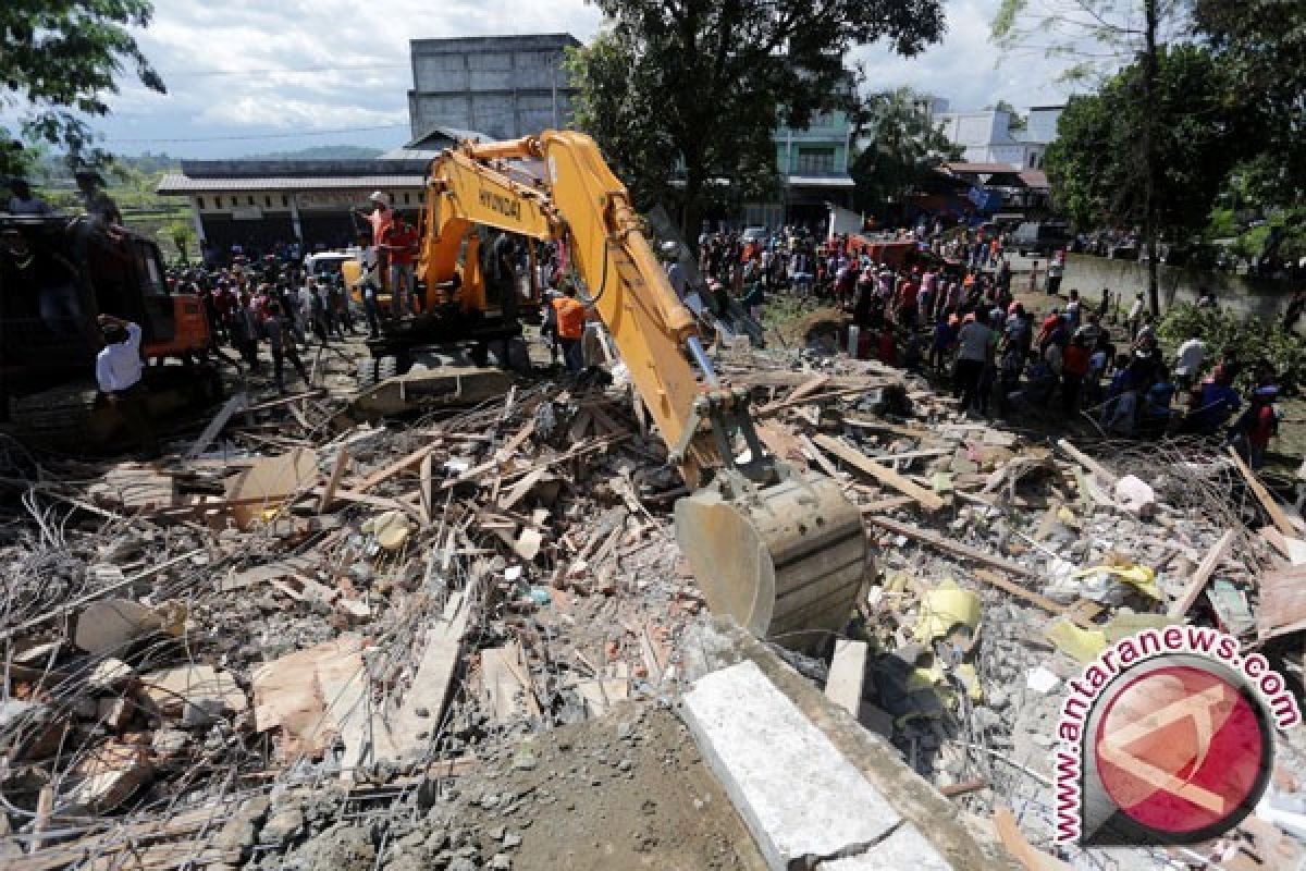 Pernikahan Fitriani Batal Akibat Gempa Bumi Aceh