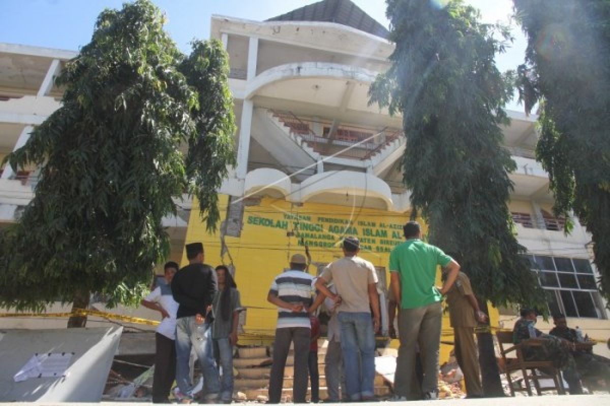 Presiden tinjau gedung STAI Bireuen rusak akibat gempa