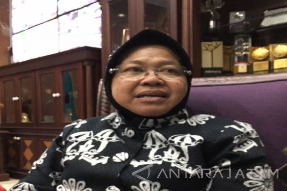 Risma Berdayakan Sopir Angkot Untuk Trans Surabaya