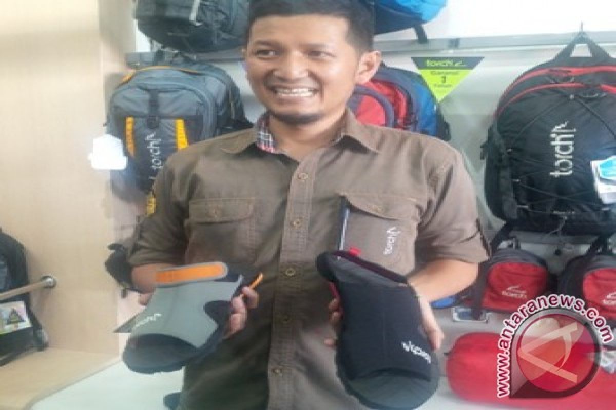 Torch Perkenalkan Sandal Khusus Untuk Umroh