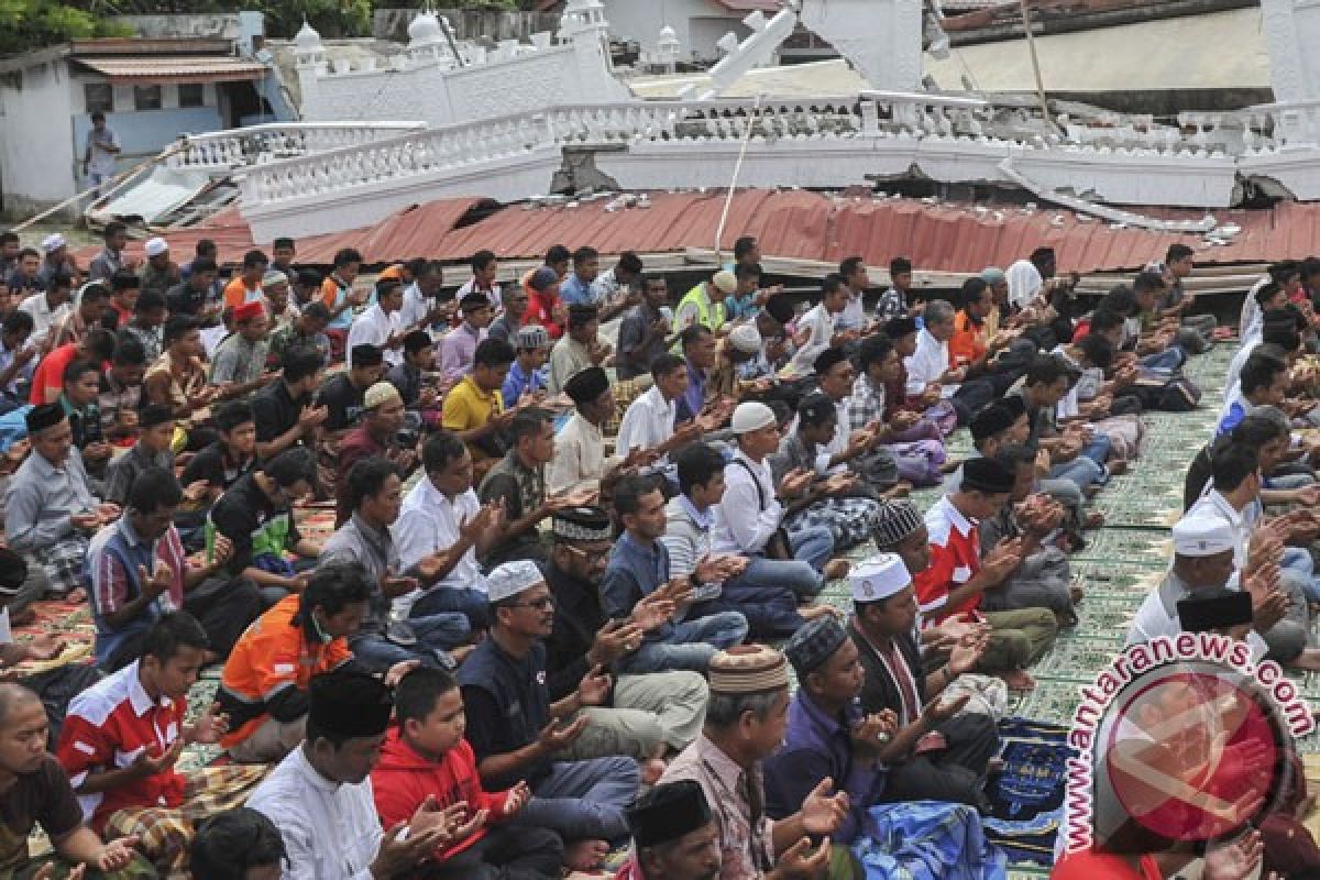Ribuan pelajar Purwokerto doa bersama untuk Aceh-Rohingya