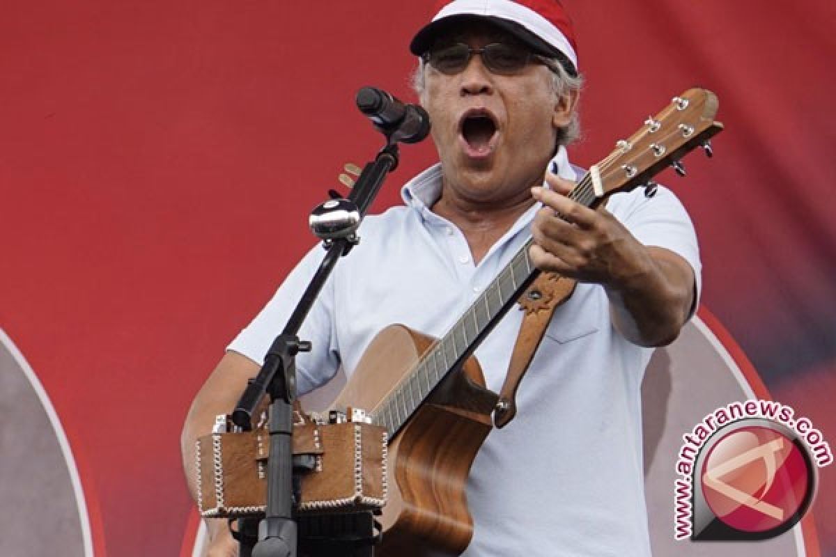 Iwan Fals nikmati jalan darat konser Sumatera