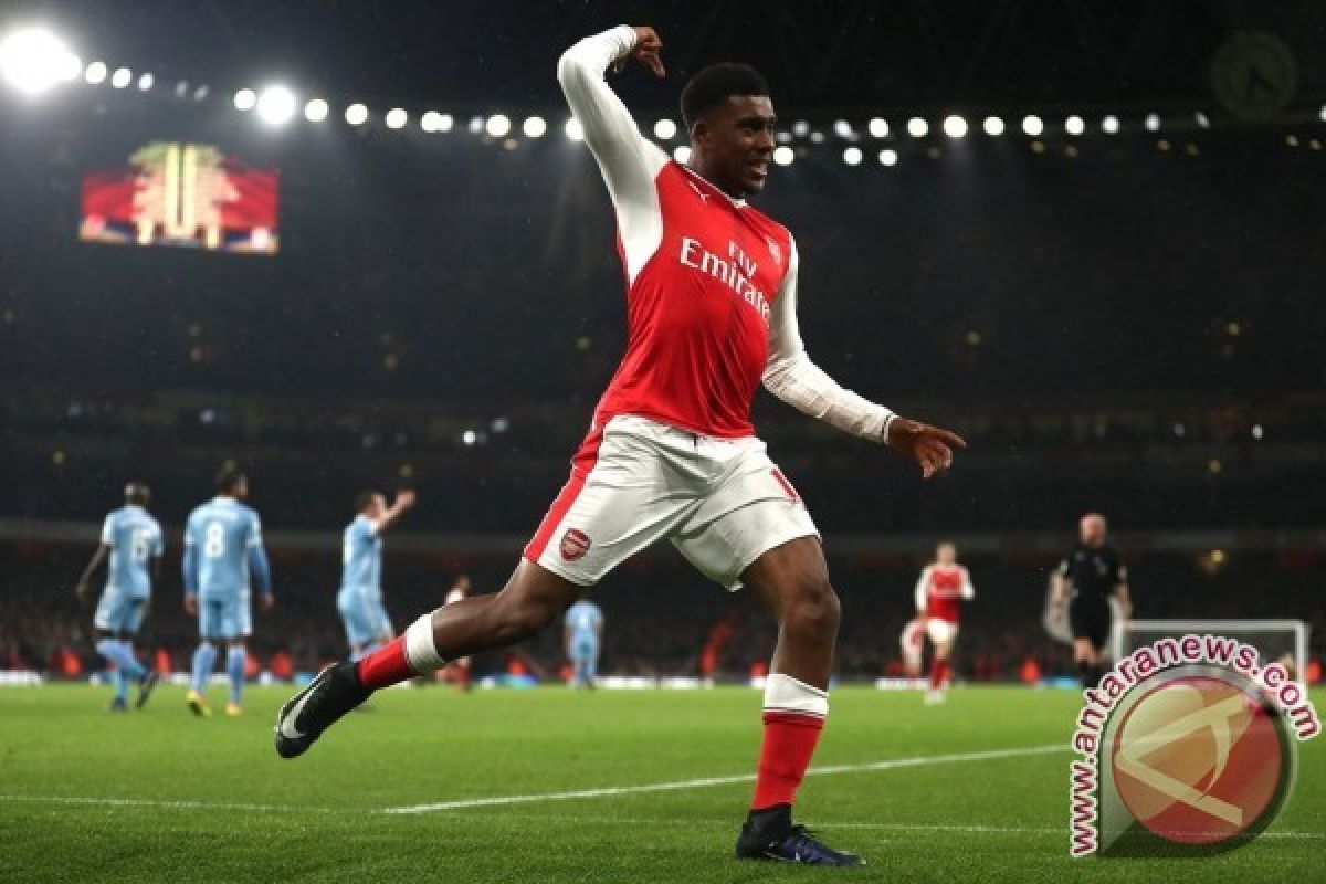 Arsenal ke Puncak Klasemen Usai Lewati Stoke 3-1