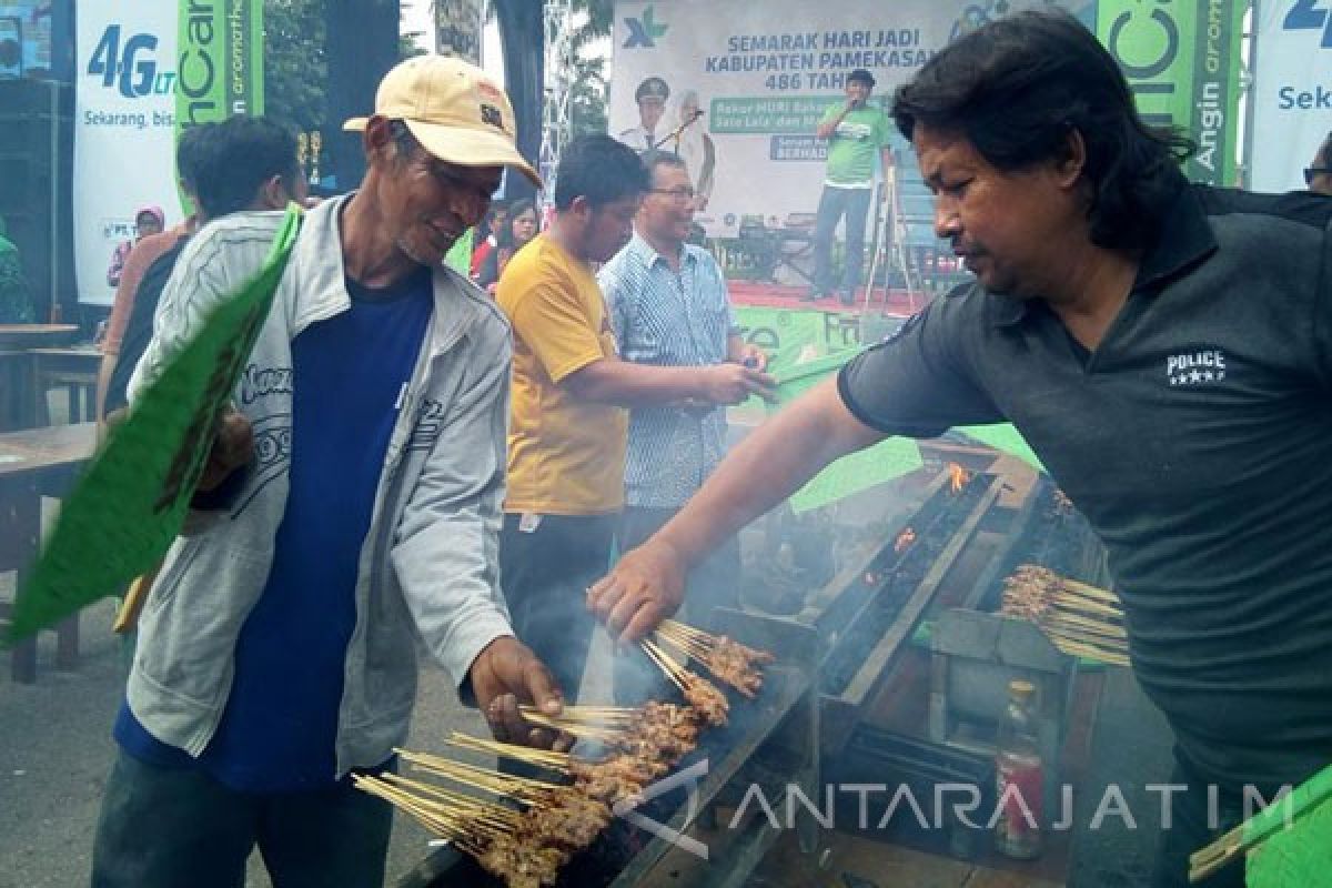 Menikmati Sate Lalat di Pamekasan