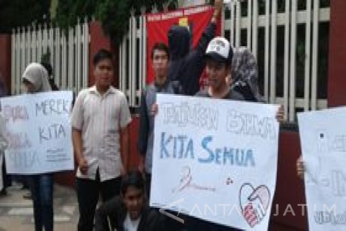 Mahasiswa Malang Galang Dana Korban Gempa Aceh