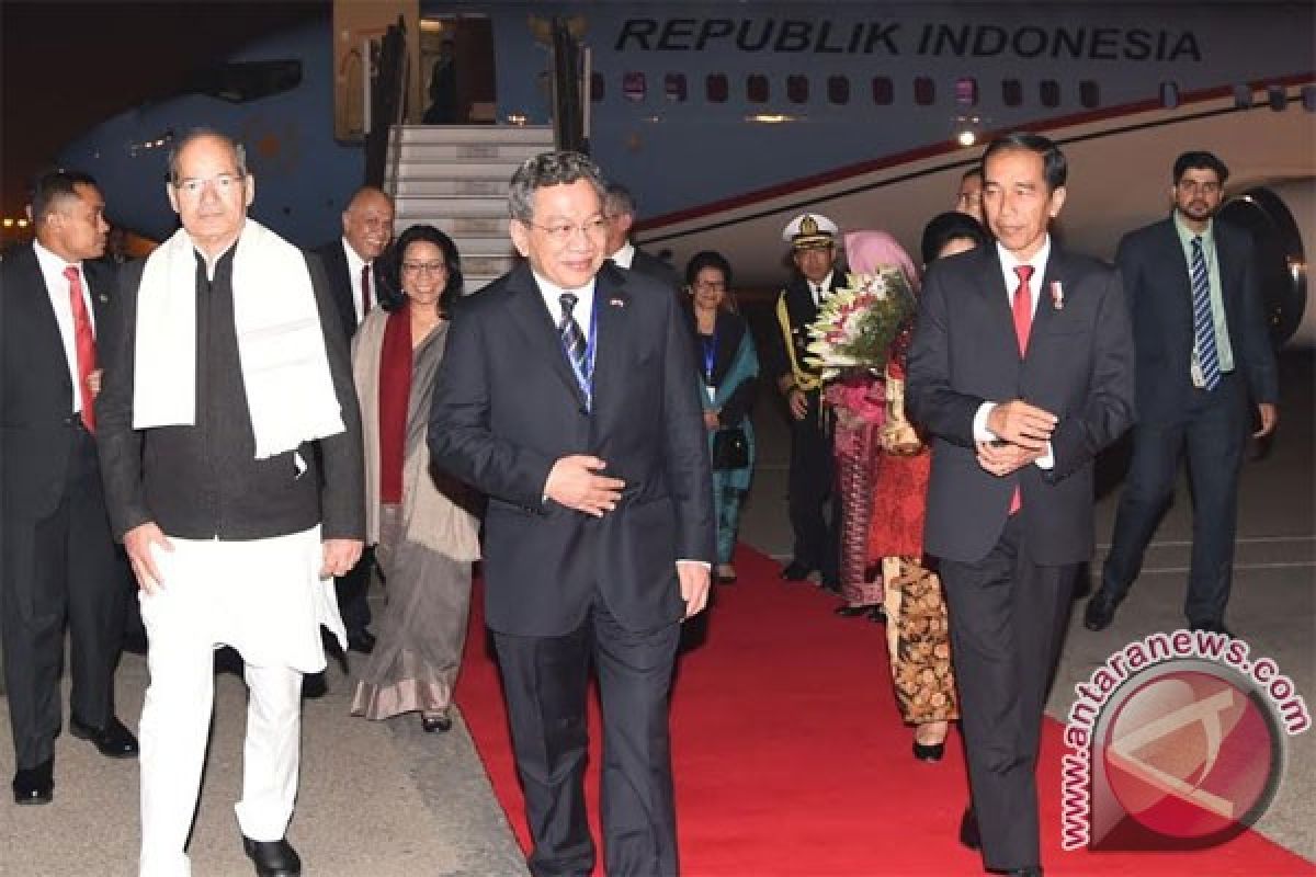 Presiden Jokowi tiba di India