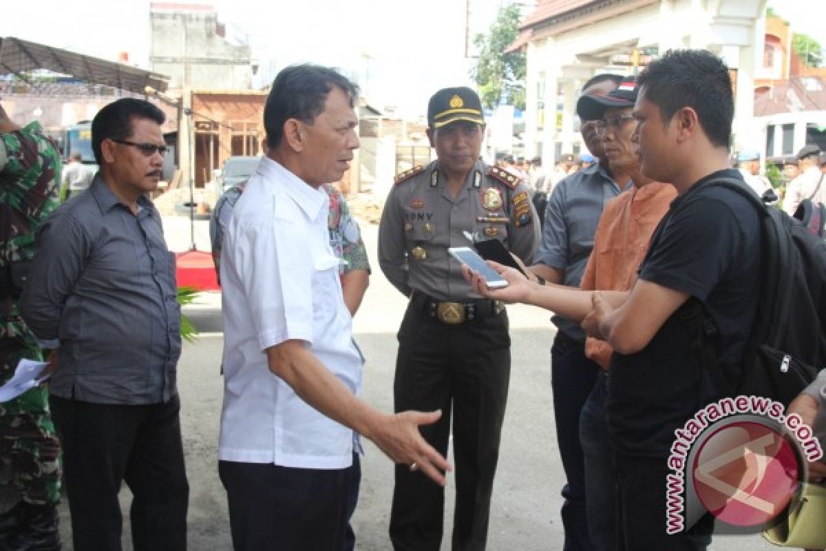 Bupati Tapsel Ajak Calon Kades Pegang Utuh 'Dalihan Natolu'