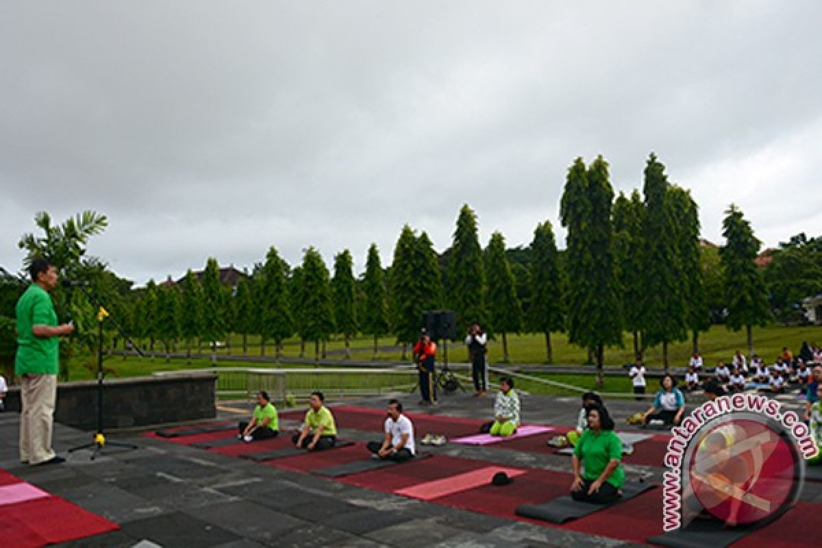 Gubernur Bali Harapkan Yoga Satukan Komponen Masyarakat