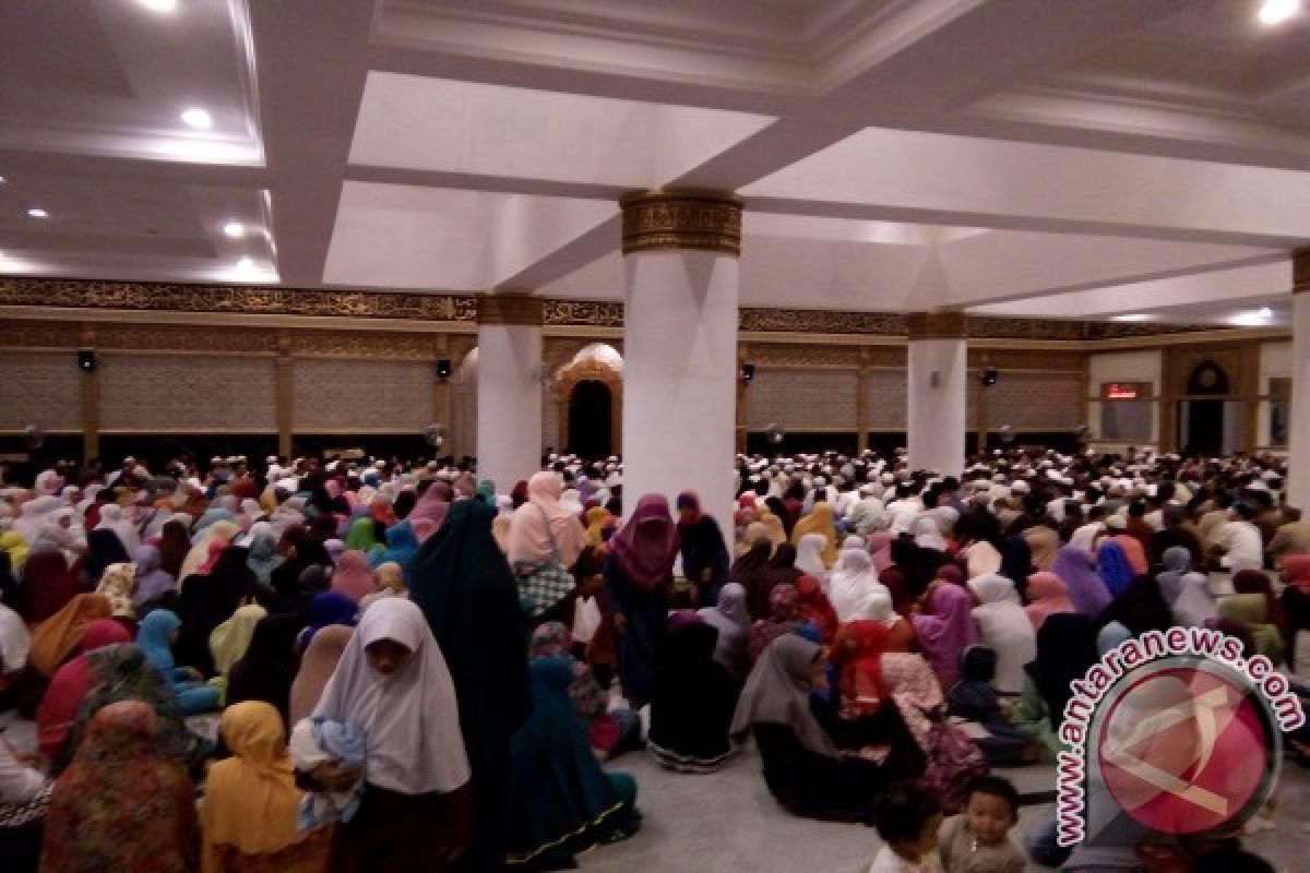 Masjid Oesman Al Khoir Dipadati Jamaah Maulid Nabi Muhammad SAW