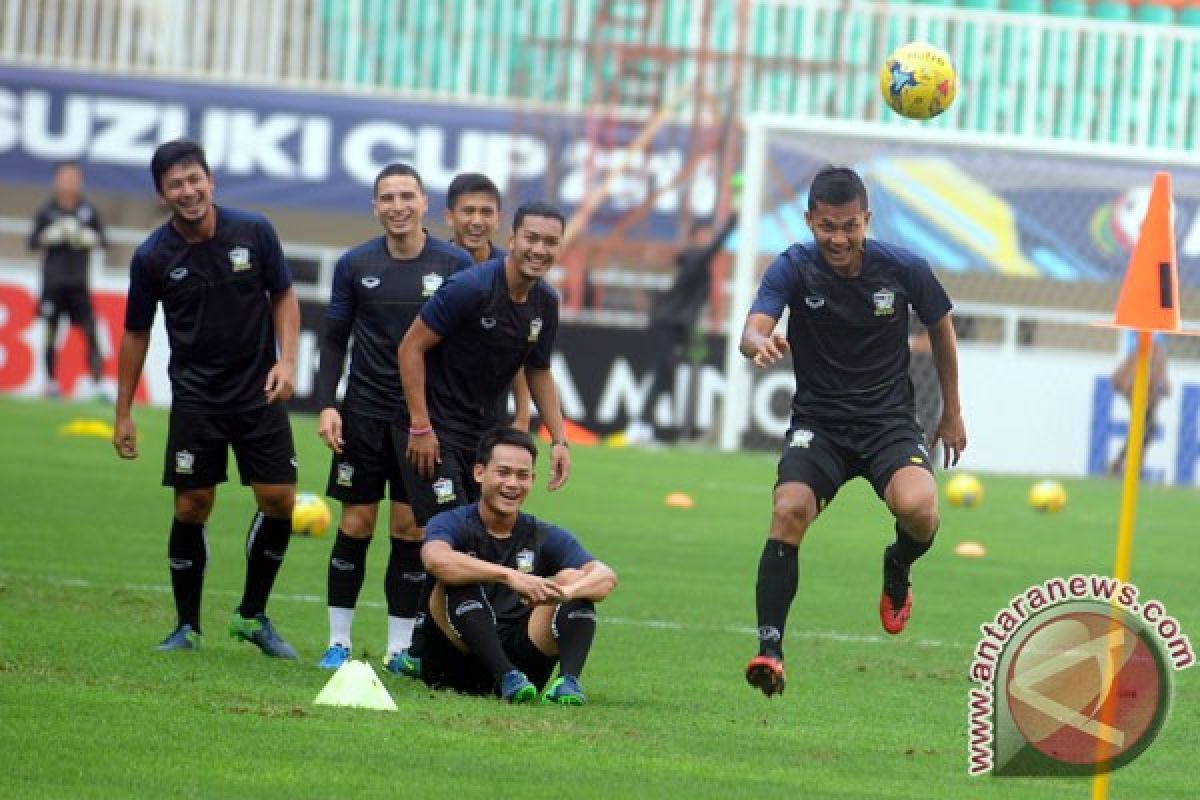 Timnas Thailand latihan keras di Stadion Pakansari