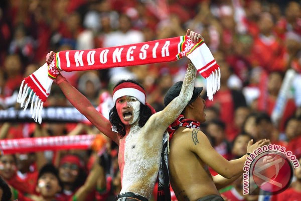 Suporter Thailand dikerubuti pendukung timnas Indonesia