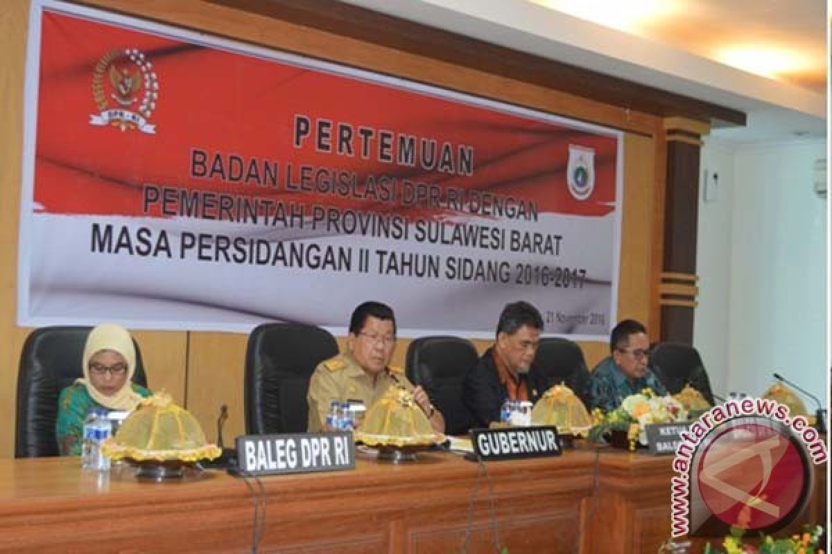 Gubernur Sulbar harapkan Badan Legislasi dorong pemekaran  