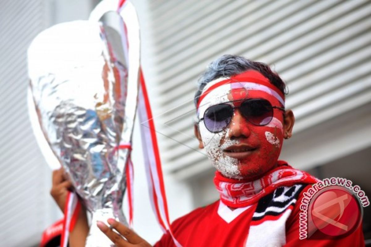 Radja Nainggolan Ingin Kembangkan Sepak Bola Indonesia