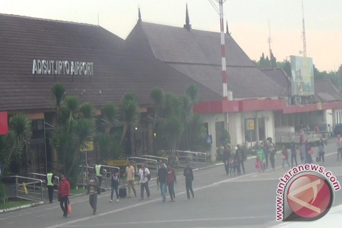 Puncak arus mudik Bandara Adisutjipto H-6 Lebaran