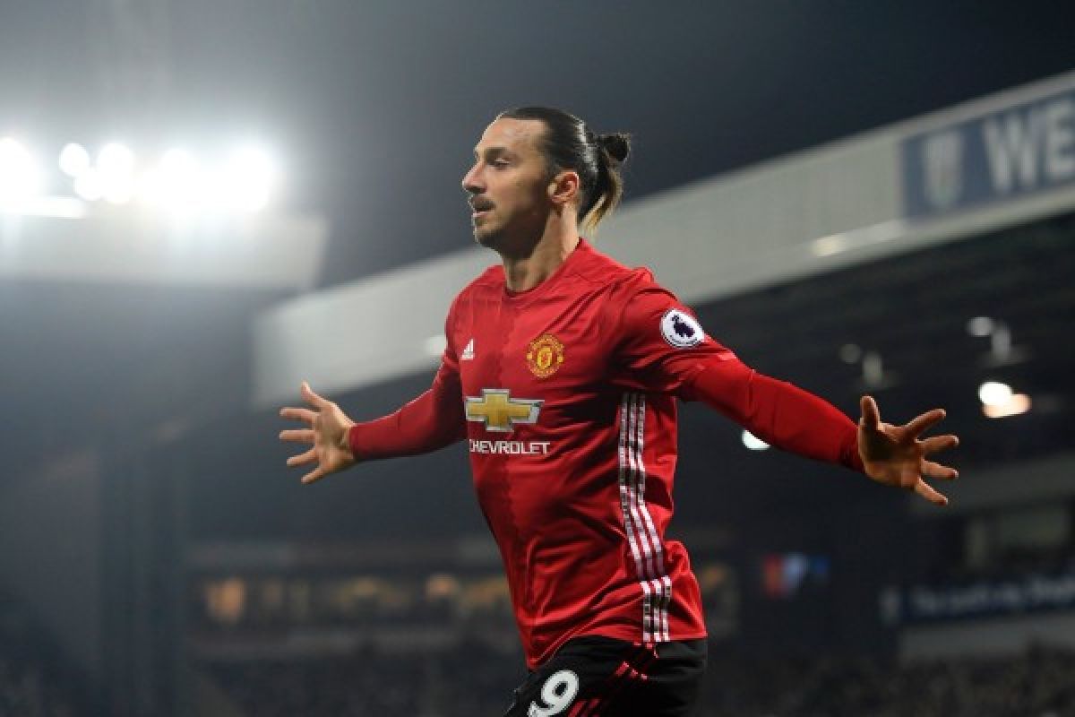 Ibrahimovic antar MU tundukkan WBA 2-0