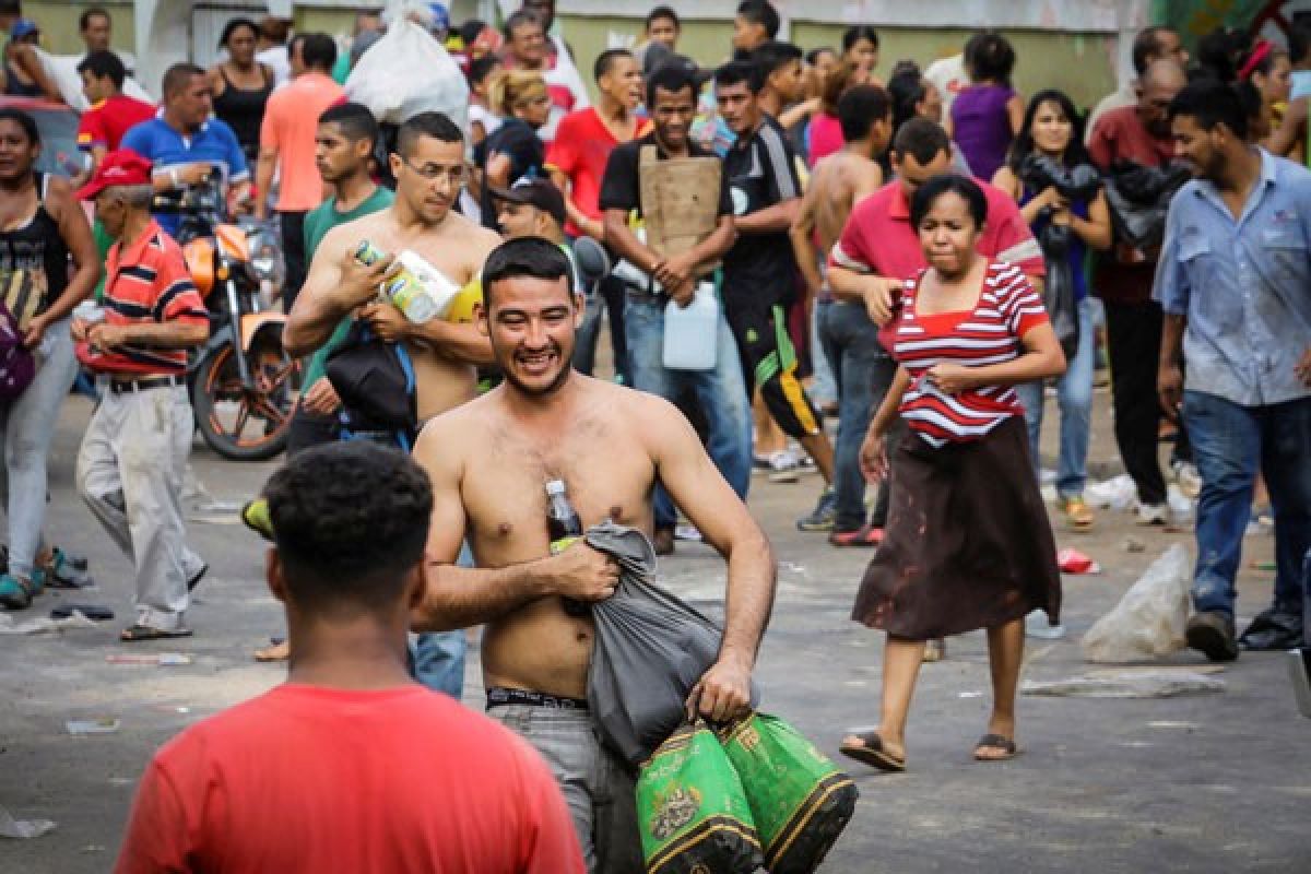 Tentara Venezuela tembak mati demonstran penyerang pangkalan udara